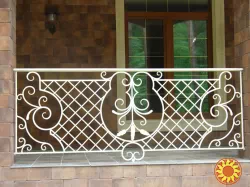 Решетки на окна, козырьки над входом, перила на балкон, заборы и ворота - от изготовителя Киев