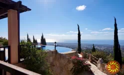 Вилла с панорамным видом в Пафосе-Кипр