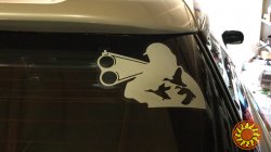 Наклейка на авто или мото Охотник Белая светоотражающая