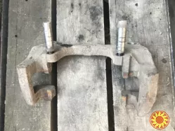 Бу скоба переднего суппорта Renault Laguna 2, 7701206686